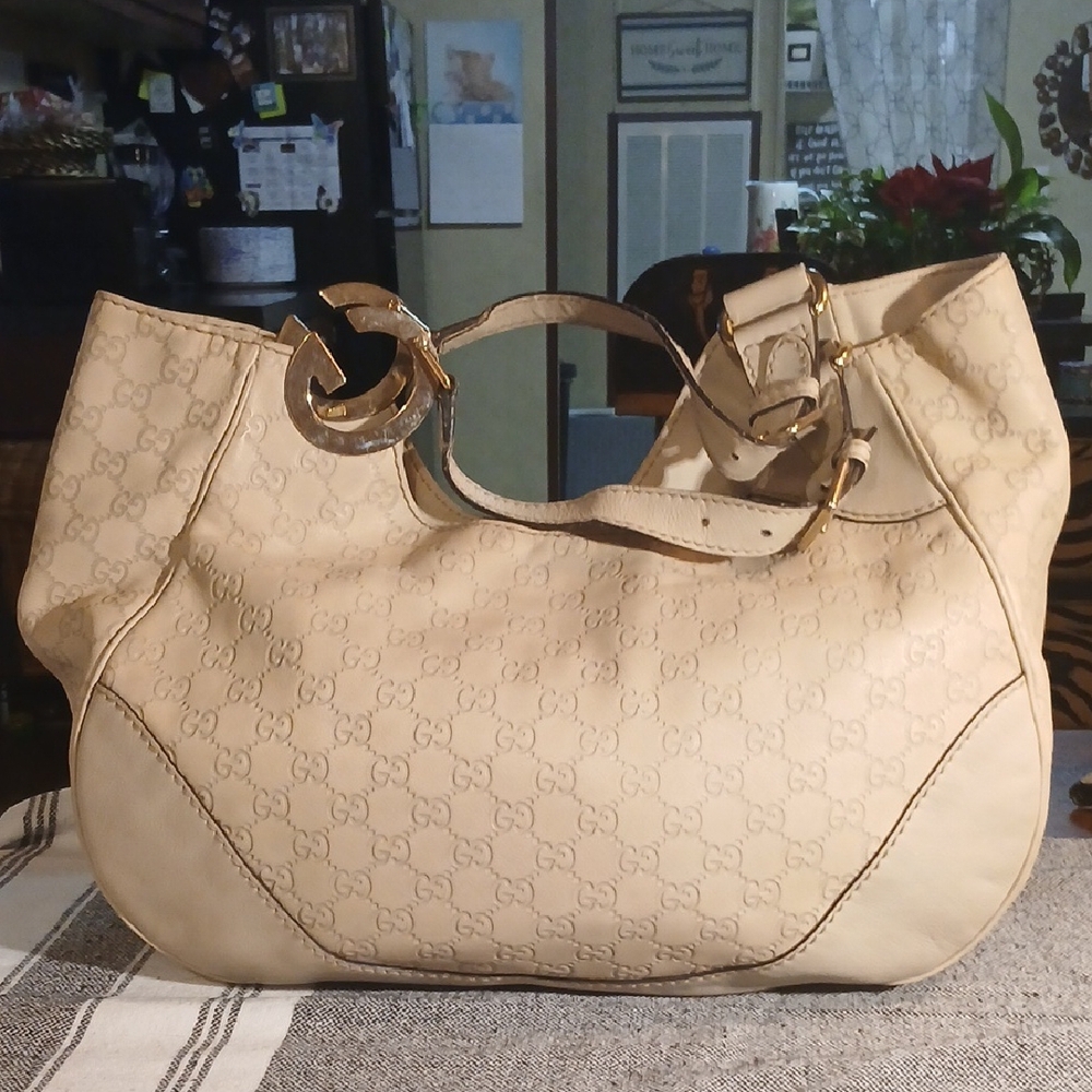 Gucci Beige Leather Shoulder Bag with Gold Hardware